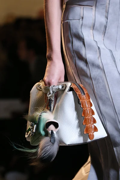 Look 98